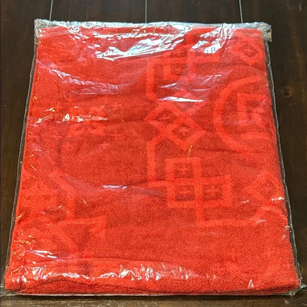 NWT 2022 CLOT EDISON CHEN x HIPPOPOTAMUS RED SILK PREMIUM ORGANIC RED BATH TOWEL